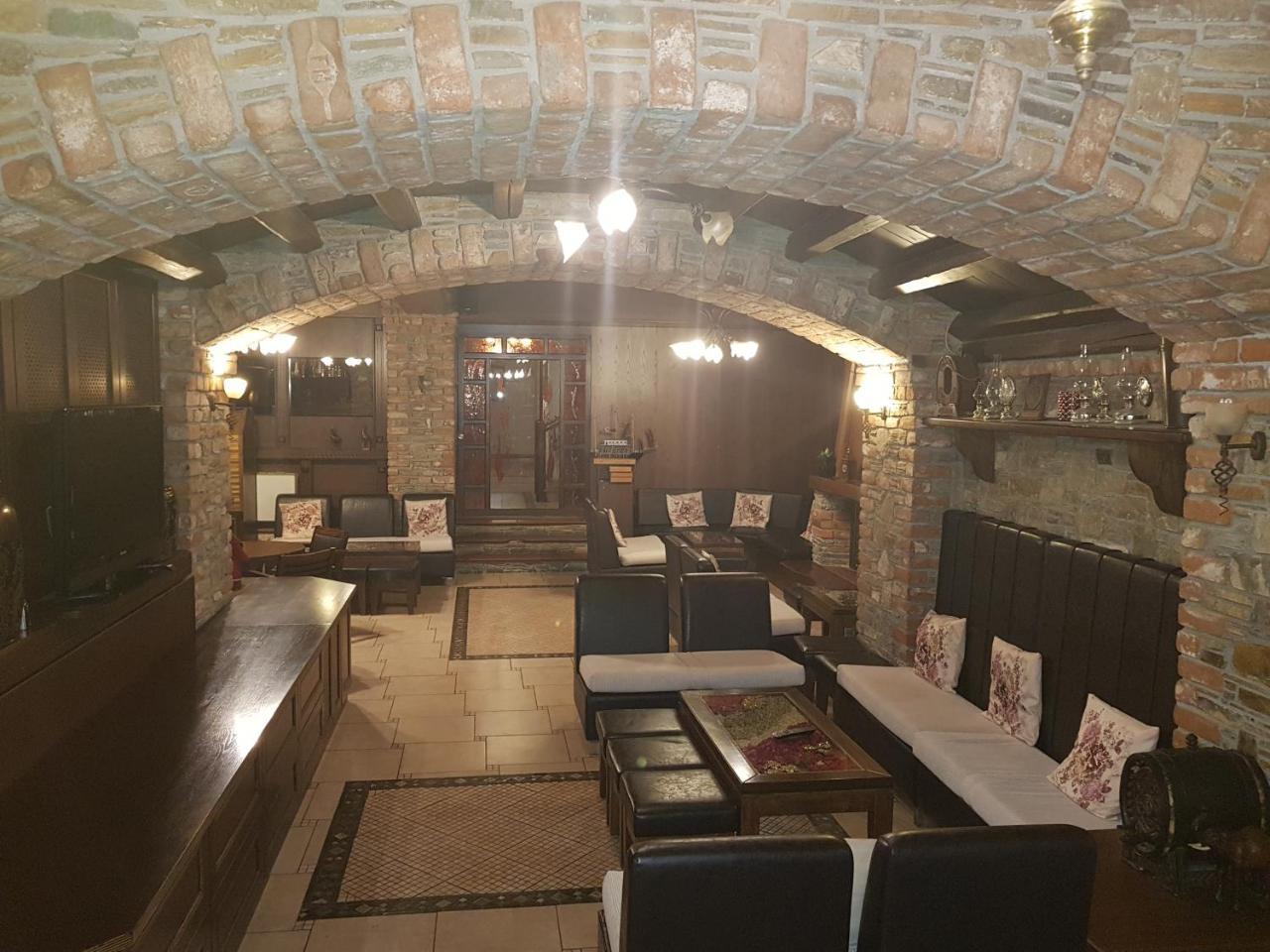 Hotel Παραδοσιακο Като-Лутракі Екстер'єр фото