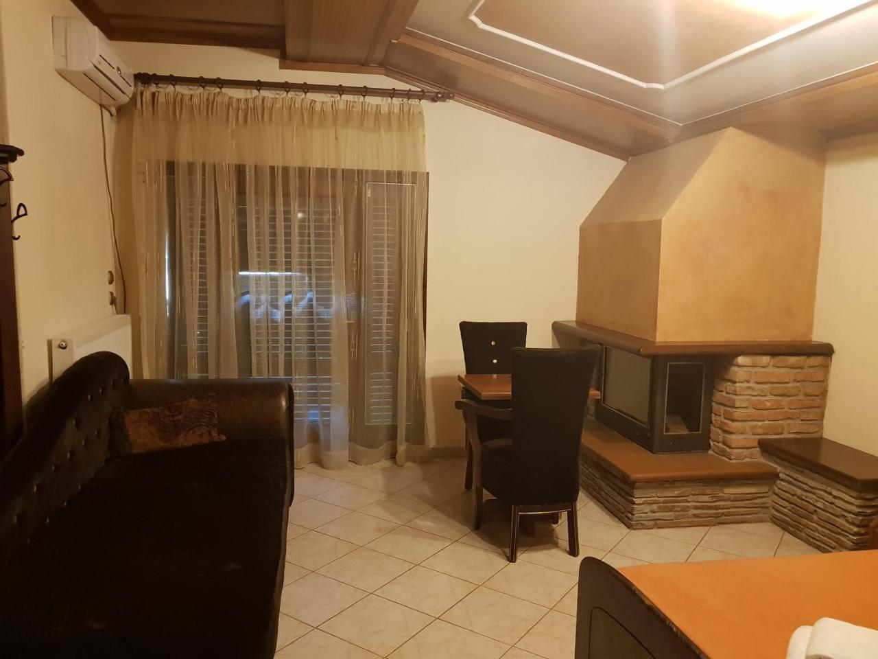 Hotel Παραδοσιακο Като-Лутракі Екстер'єр фото