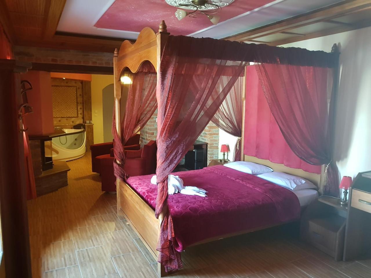 Hotel Παραδοσιακο Като-Лутракі Екстер'єр фото