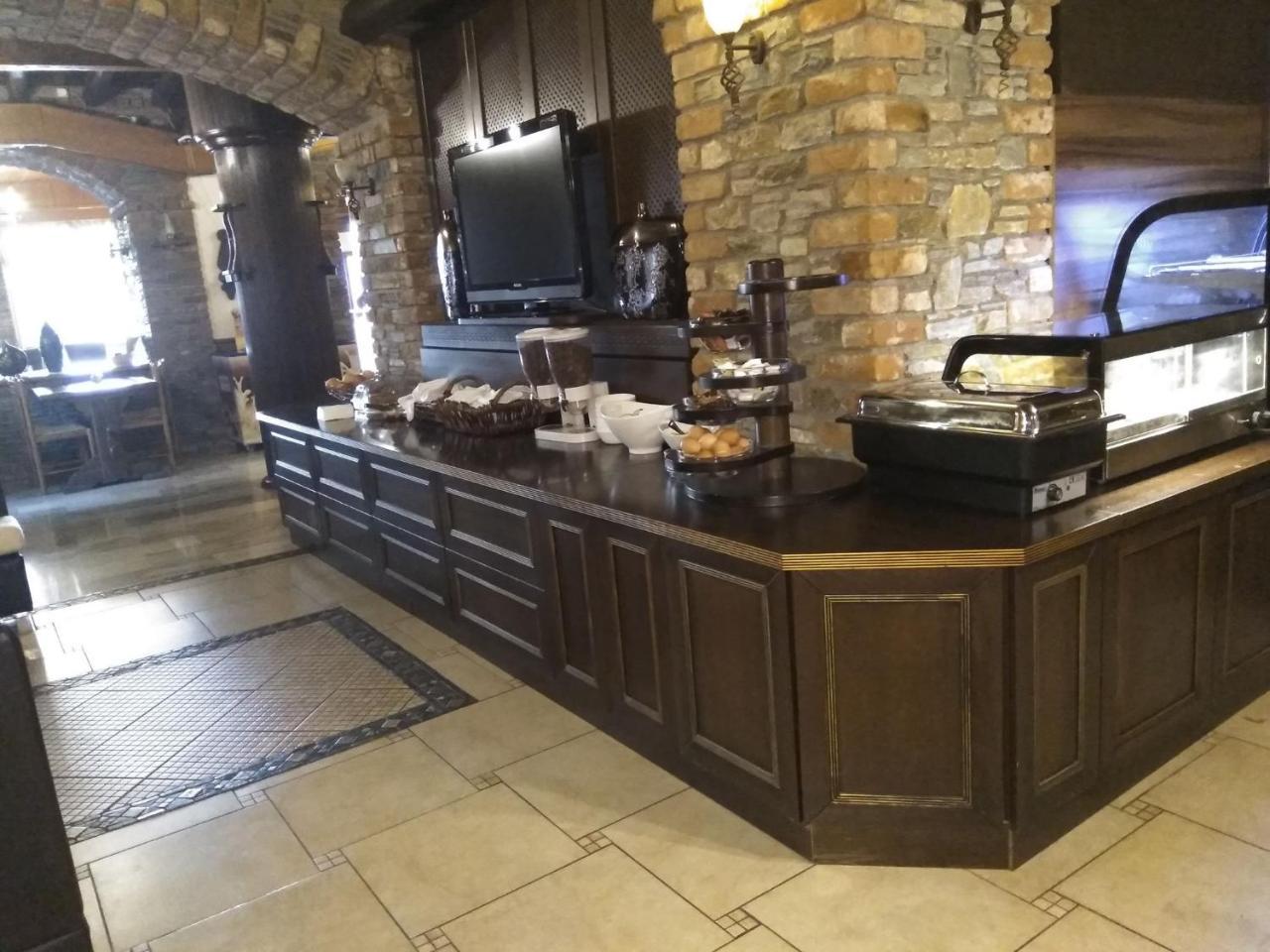 Hotel Παραδοσιακο Като-Лутракі Екстер'єр фото